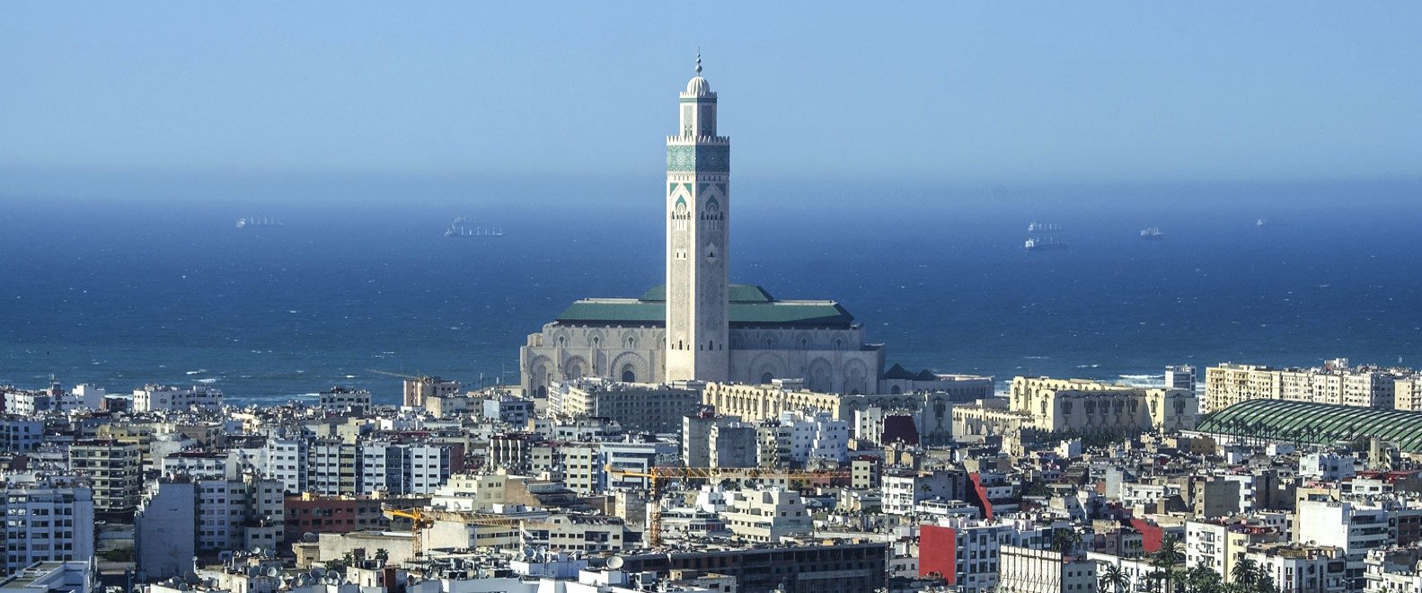 Littoral de Casablanca et Mosquée Hassan II au coucher du soleil